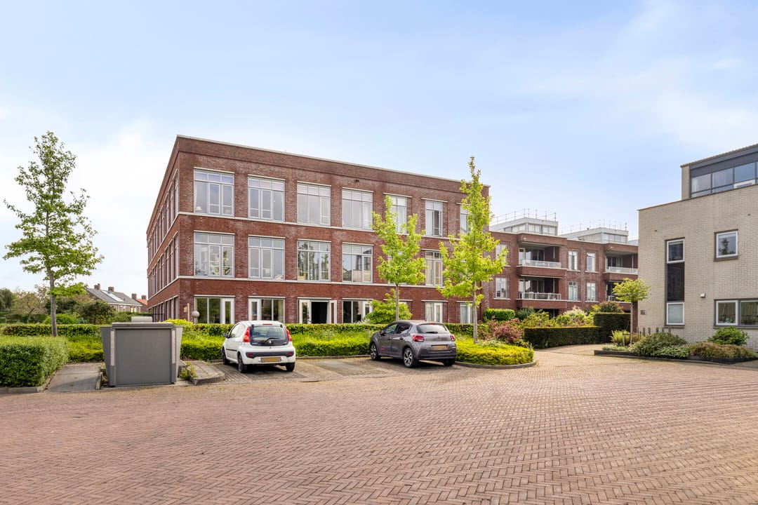 Spacious Double Upper Floor Apartment with Large Rooftop Terrace in Villa Delta Complex — 32