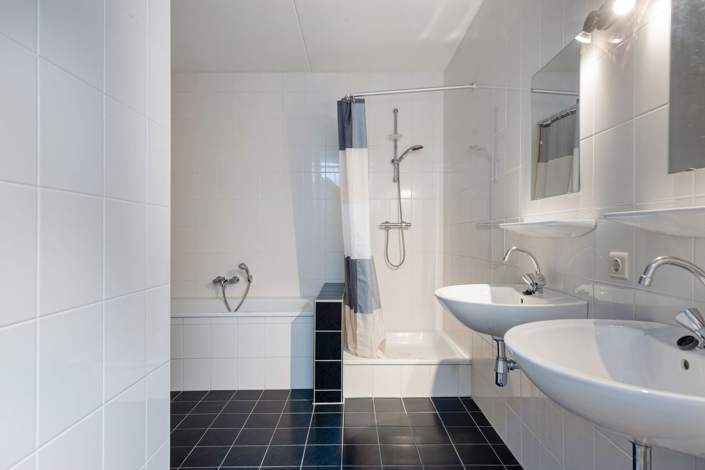 Spacious Double Upper Floor Apartment with Large Rooftop Terrace in Villa Delta Complex — 19