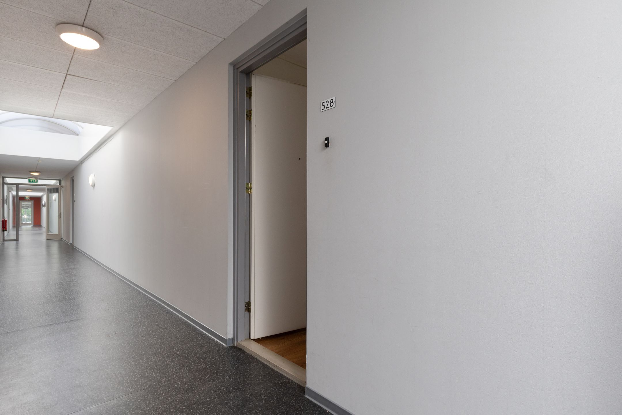Spacious Double Upper Floor Apartment with Large Rooftop Terrace in Villa Delta Complex — 9