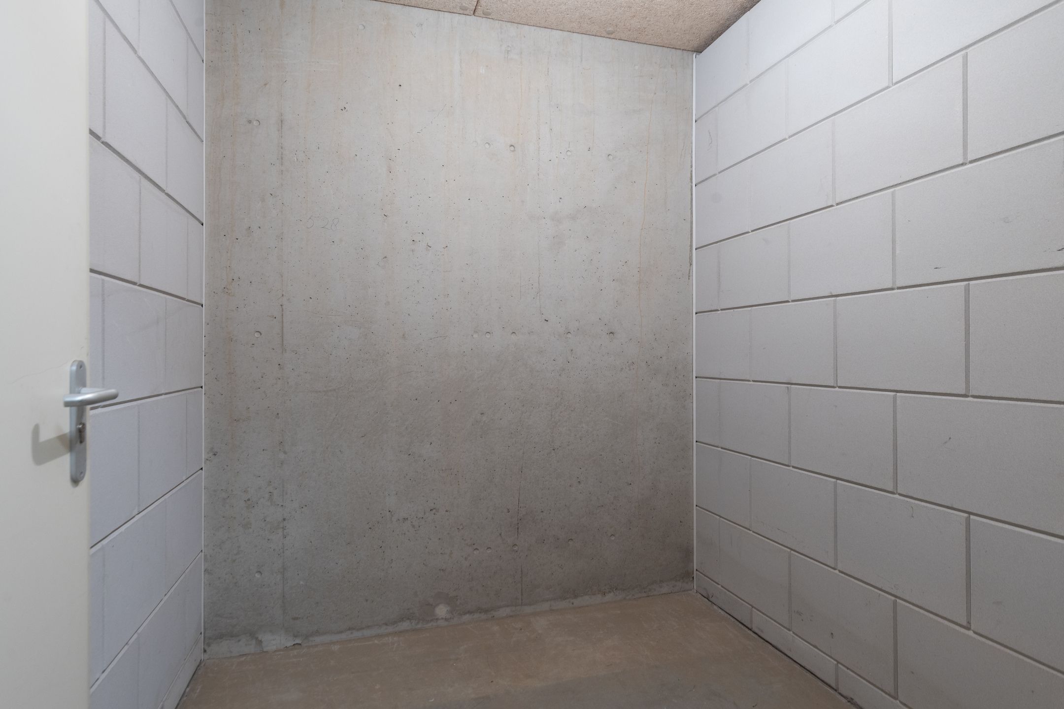 Spacious Double Upper Floor Apartment with Large Rooftop Terrace in Villa Delta Complex — 36