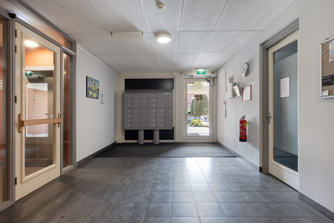 Spacious Double Upper Floor Apartment with Large Rooftop Terrace in Villa Delta Complex — 7