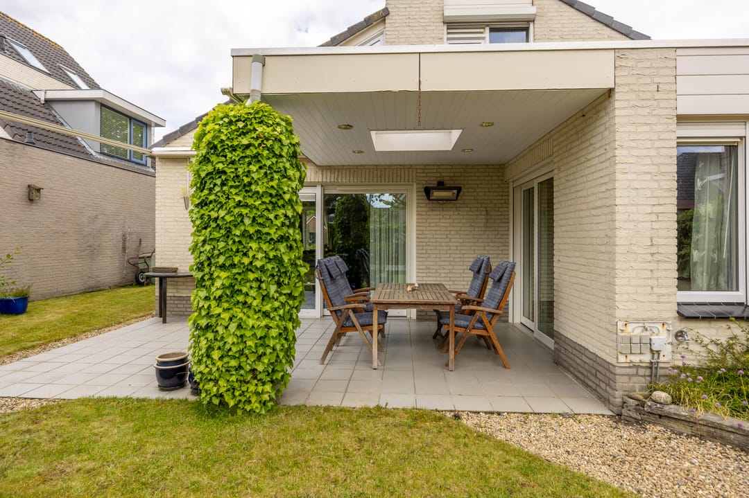 Fully Accessible Detached Bungalow with Landscaped Garden in Heivelden — 41