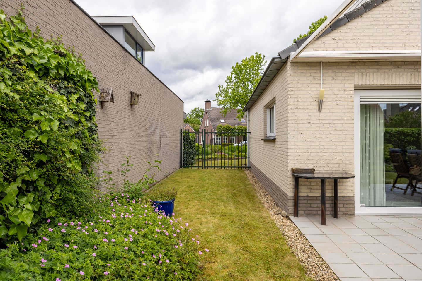 Fully Accessible Detached Bungalow with Landscaped Garden in Heivelden — 44