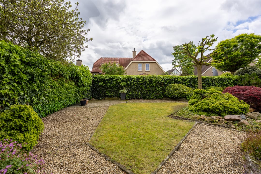 Fully Accessible Detached Bungalow with Landscaped Garden in Heivelden — 47