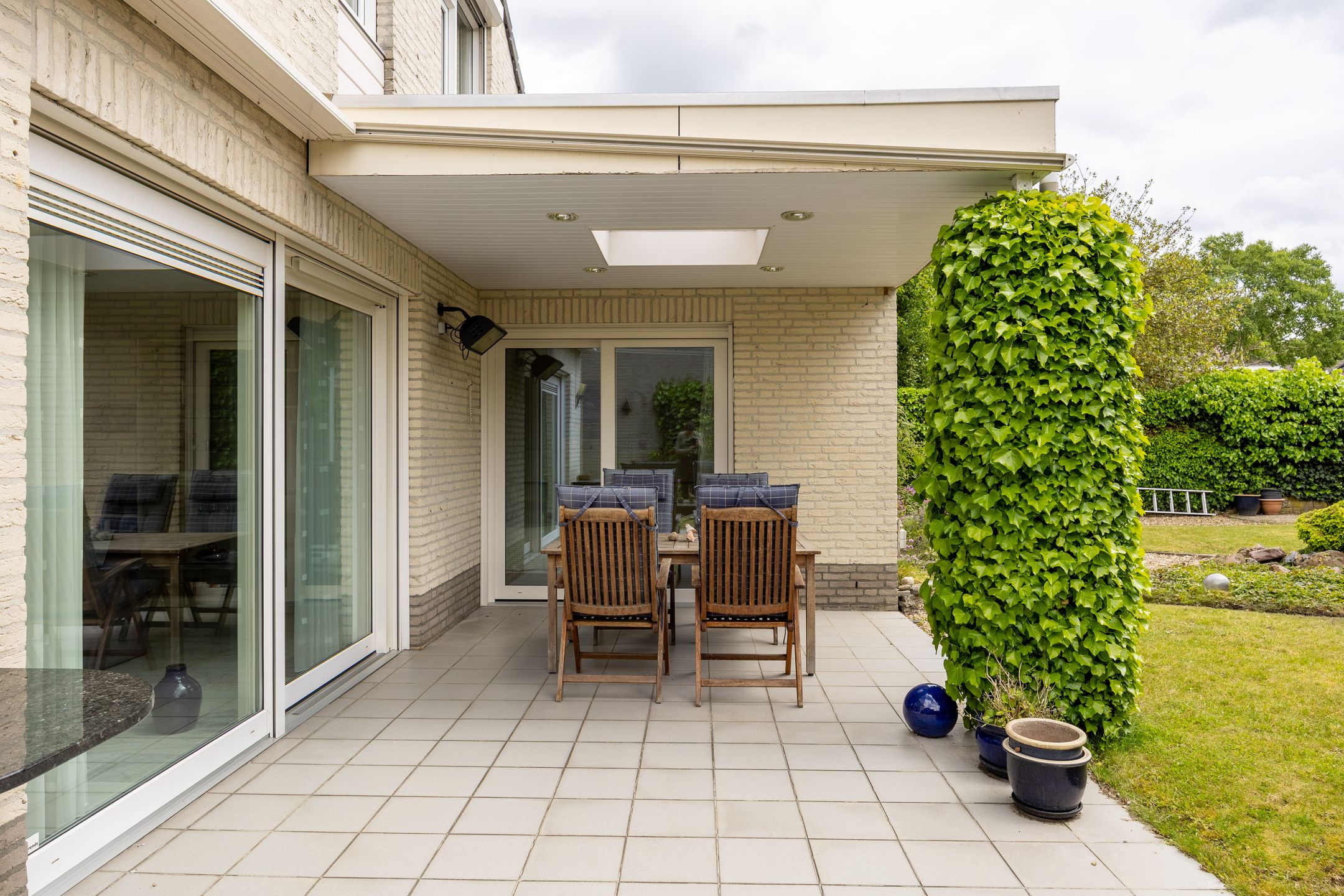 Fully Accessible Detached Bungalow with Landscaped Garden in Heivelden — 42
