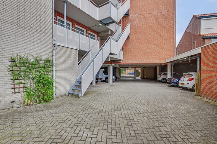 Appartement te koop: Johan Wagenaarstraat 42, Dordrecht