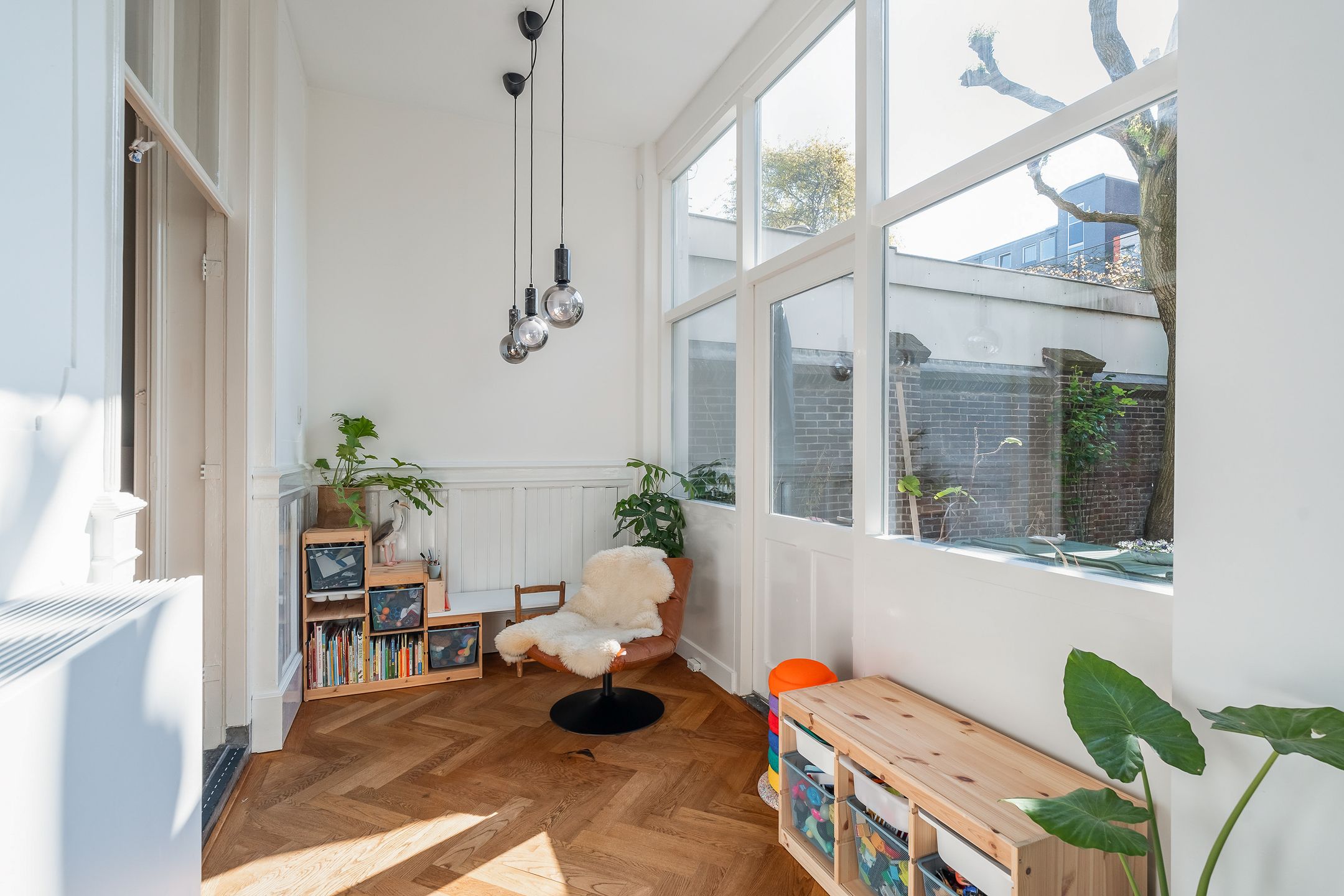 Photo 15 of Van Limburg Stirumstraat 220