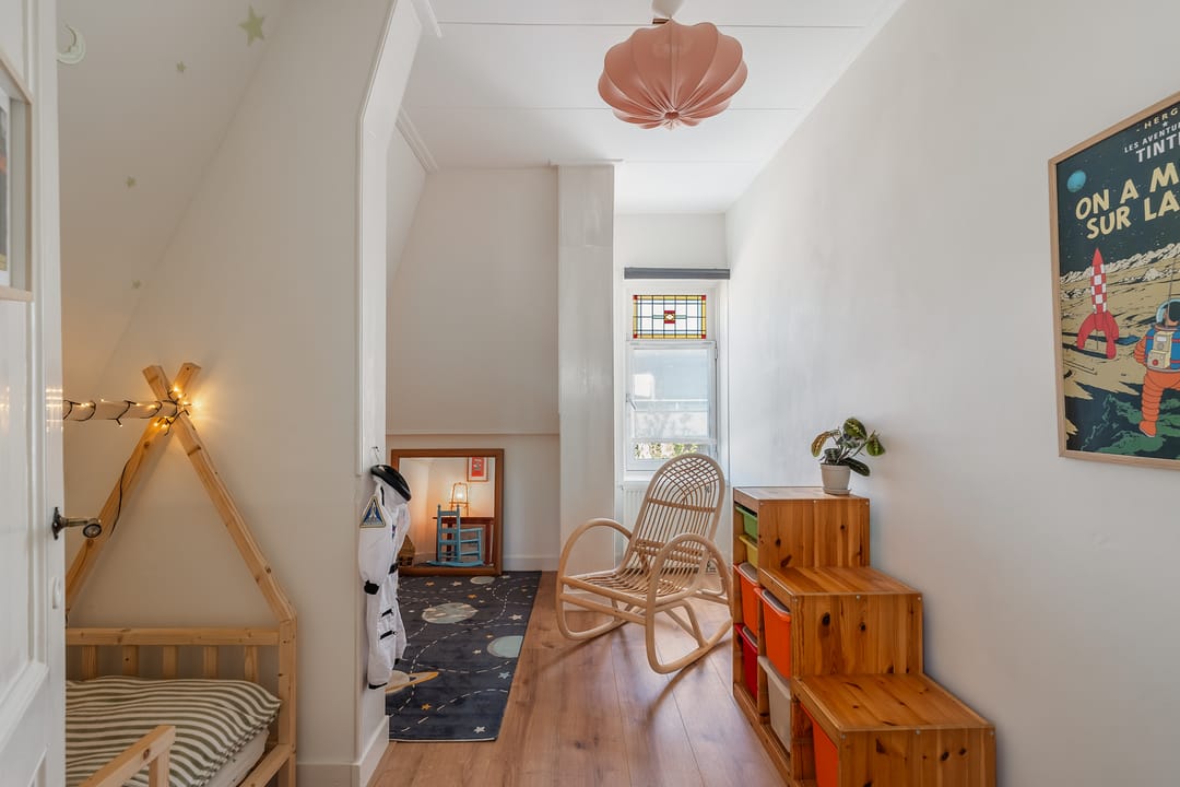 Photo 41 of Van Limburg Stirumstraat 220