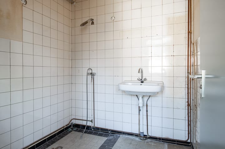 Tussenwoning te koop: De Genestetstraat 8, Heerlen