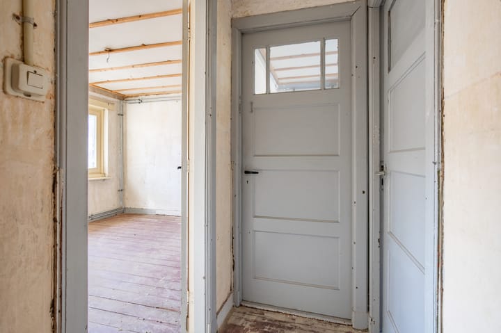 Tussenwoning te koop: De Genestetstraat 8, Heerlen