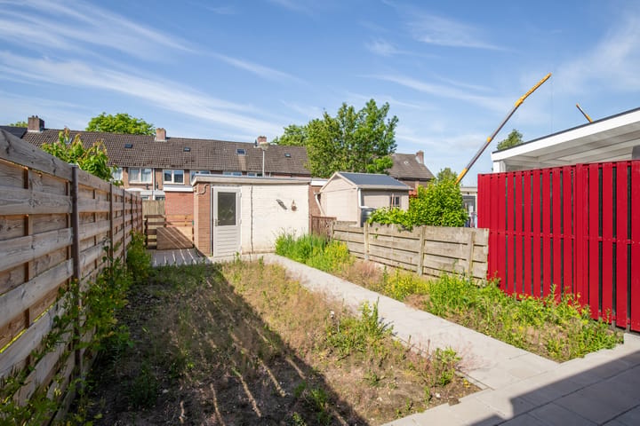 Tussenwoning te koop: De Genestetstraat 8, Heerlen