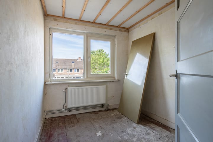 Tussenwoning te koop: De Genestetstraat 8, Heerlen