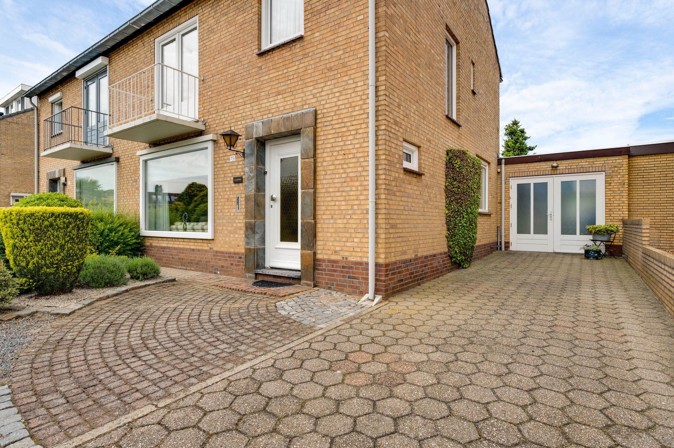Photo 3 of Maasbrachterweg 75