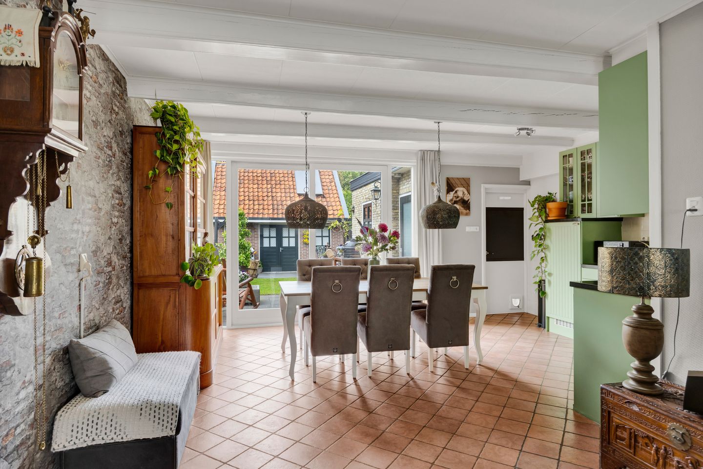 Photo 10 of Dubbelstraat 208