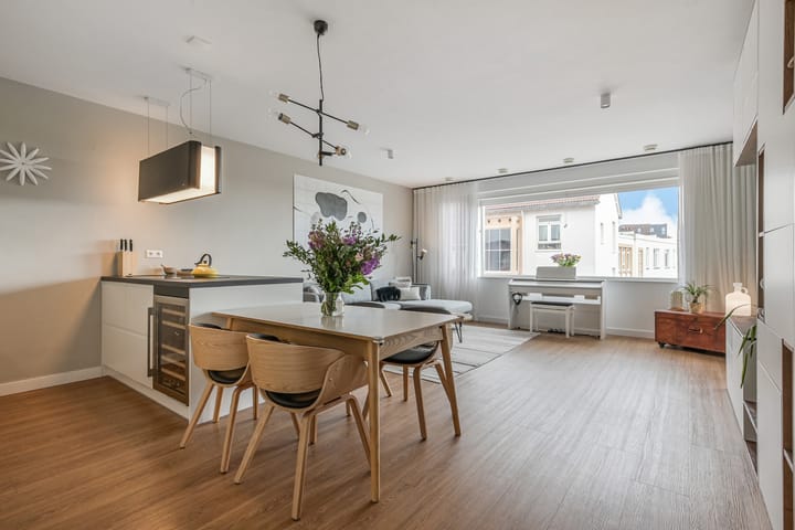 Appartement te koop: Zeezwaluwstraat 129, 'S-Gravenhage