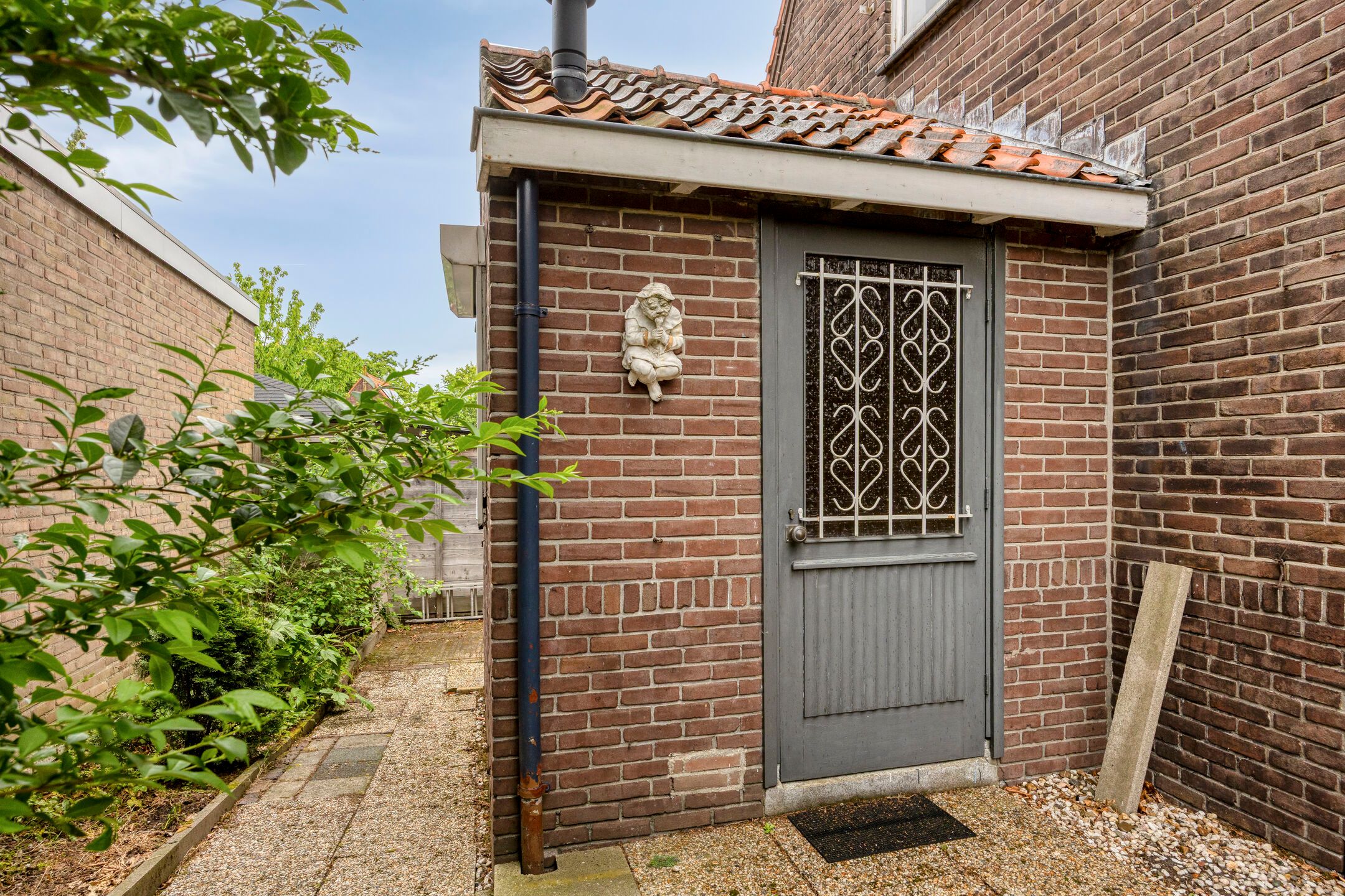 Authentic 1930s Detached Fixer-Upper with Renovation Potential in Rhoon — 21