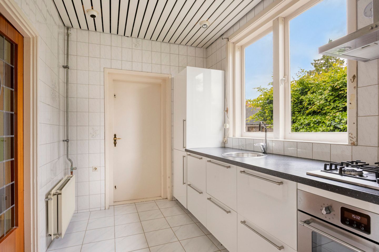 Authentic 1930s Detached Fixer-Upper with Renovation Potential in Rhoon — 19