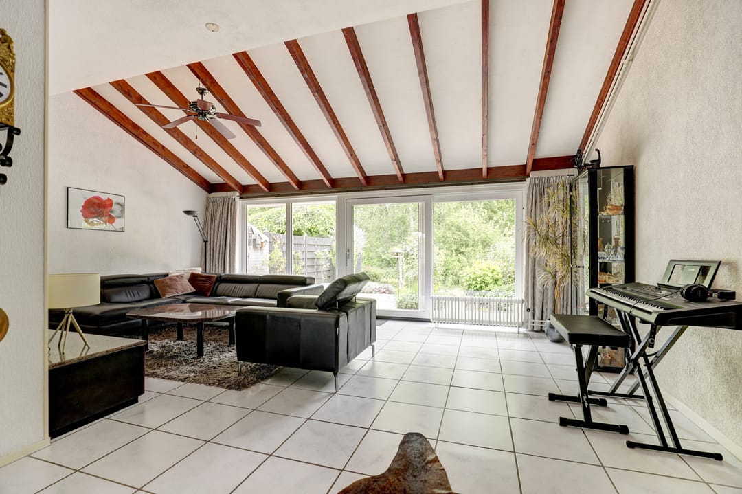 Spacious Terraced Home with Water Views in Gouda's Water- en Grassenbuurt — 8