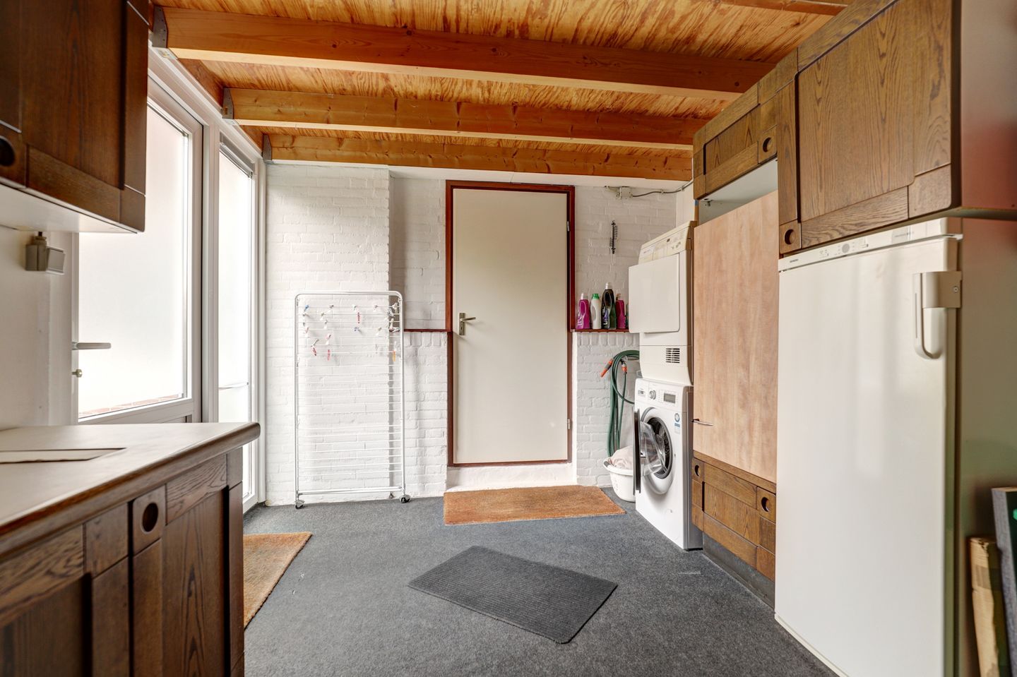 Spacious Terraced Home with Water Views in Gouda's Water- en Grassenbuurt — 14