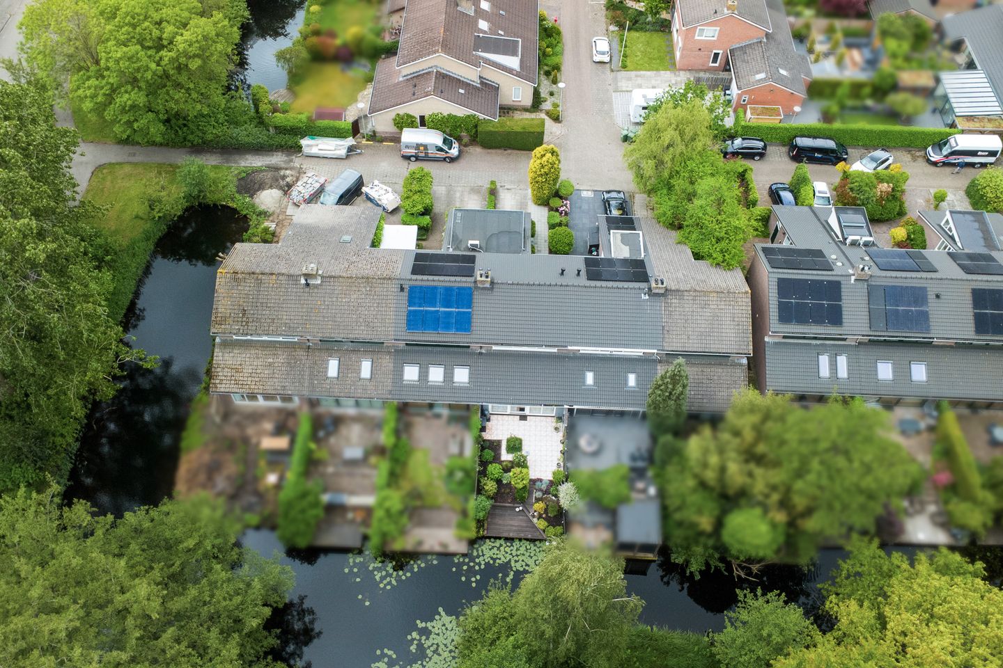Spacious Terraced Home with Water Views in Gouda's Water- en Grassenbuurt — 35