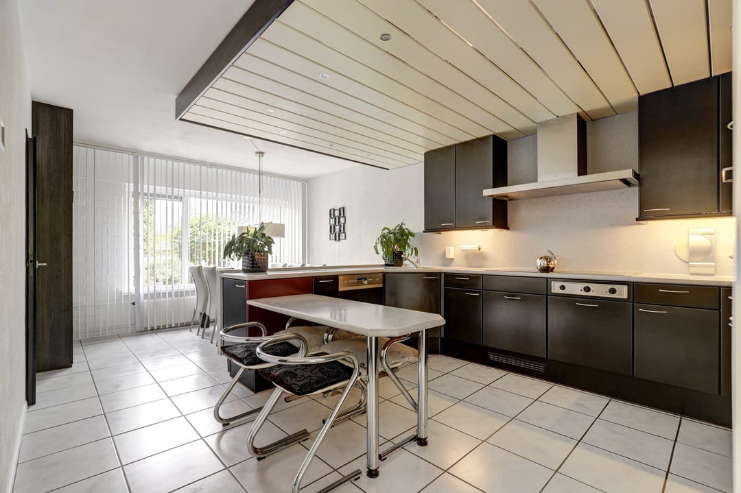 Spacious Terraced Home with Water Views in Gouda's Water- en Grassenbuurt — 11