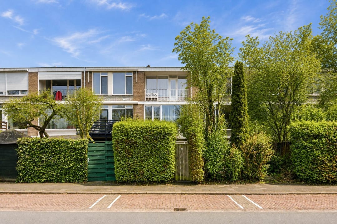 Photo 38 of Debussystraat 39