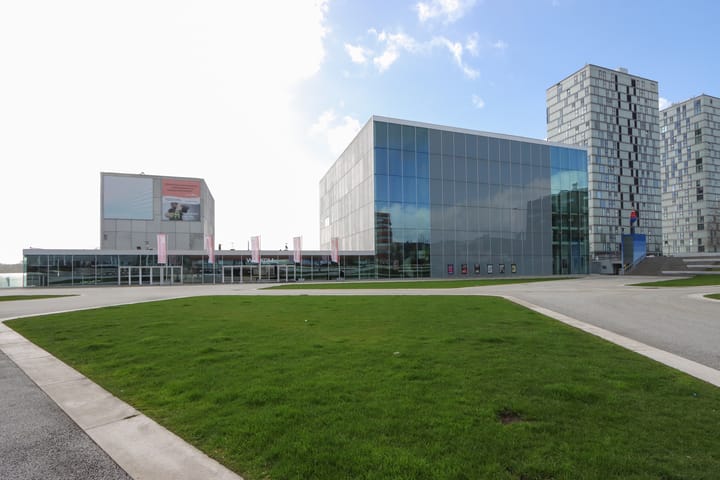 Esplanade 10