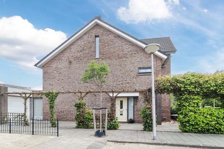 Foto 4 van Vrouwe Van Loonstraat 19