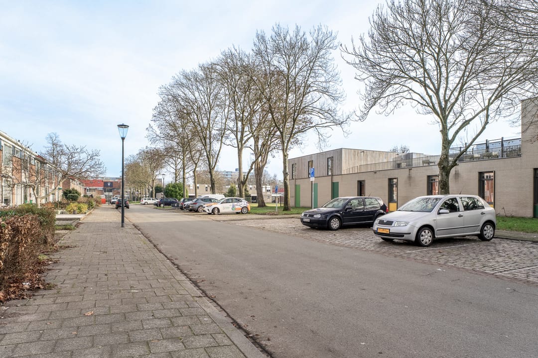 Photo 31 of Oosterzelestraat 3