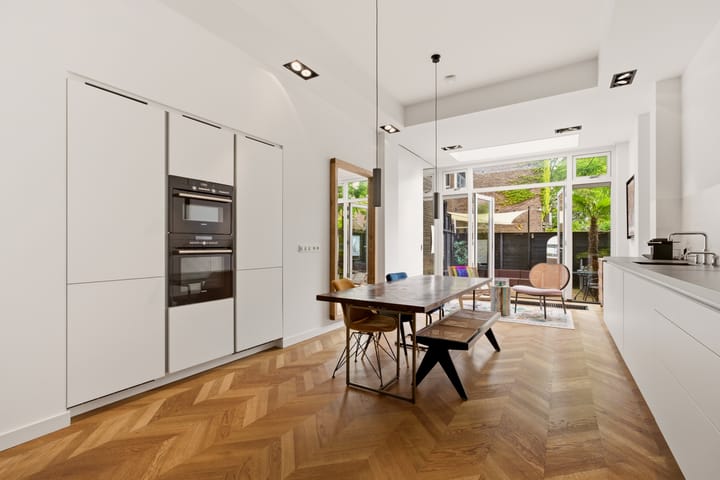 Photo 2 of Zocherstraat 3-H
