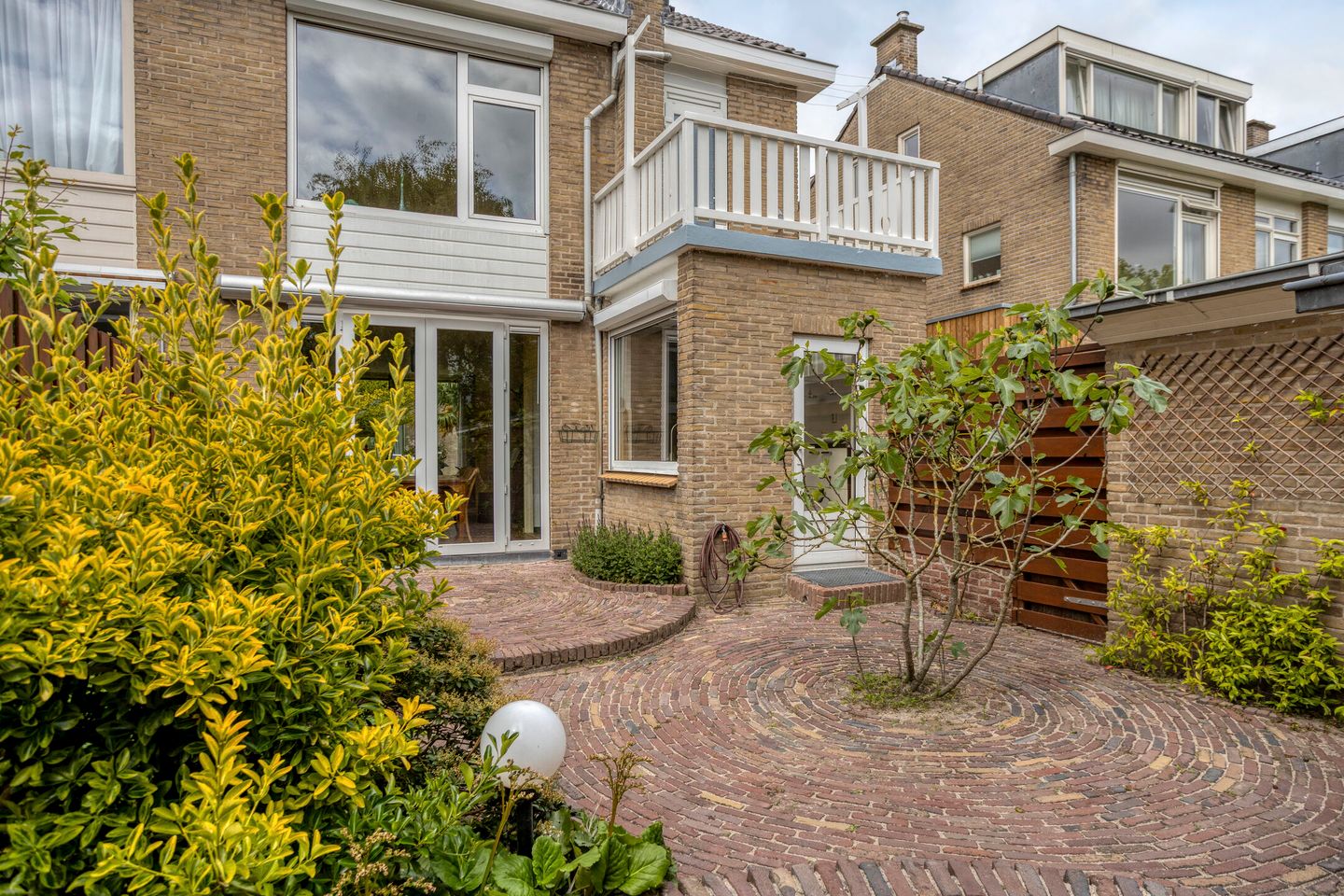 Photo 34 of Witte de Withlaan 14
