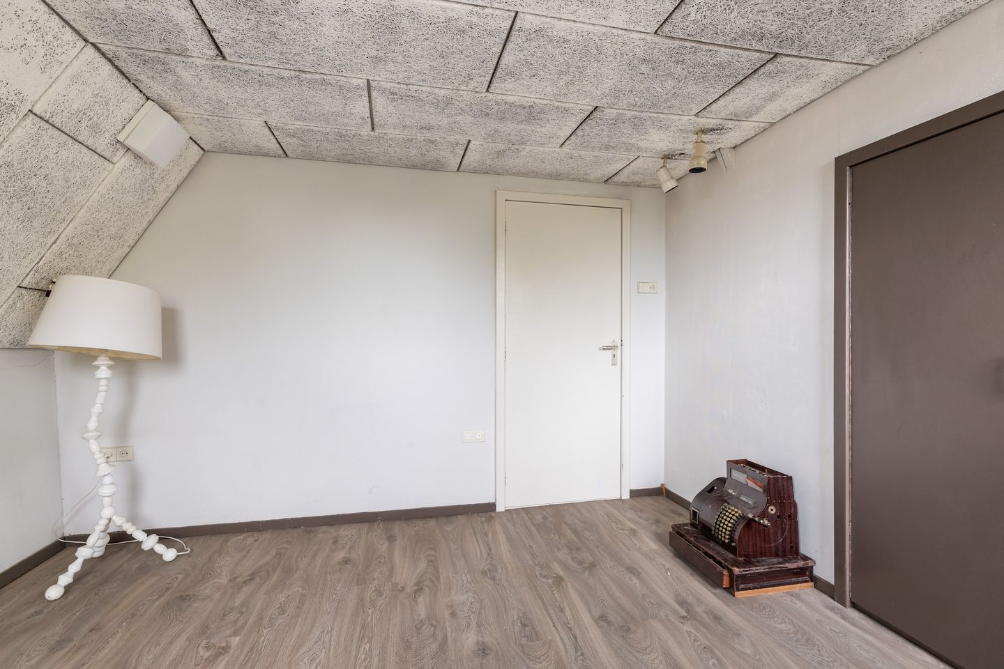 Photo 25 of Spieringstraat 14-A