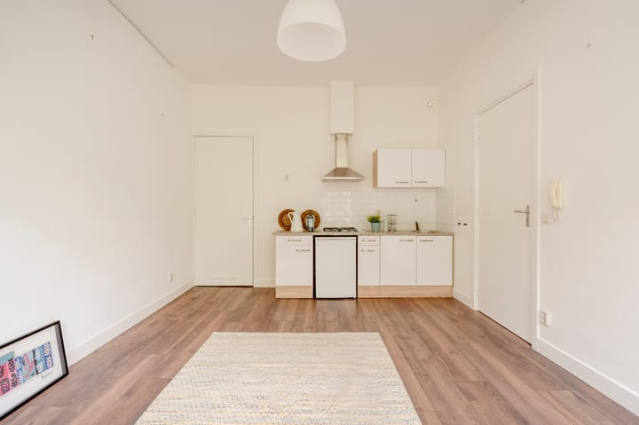 Studio te koop: Loosduinsekade 126E, 'S-Gravenhage