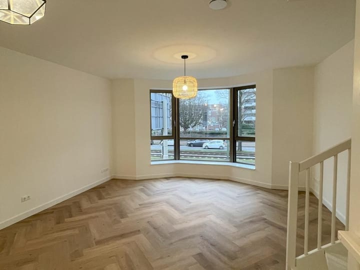 Photo 4 of Noord West Buitensingel 58