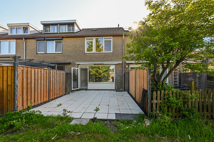 Tussenwoning te koop: Pinasstraat 16, Zaandam