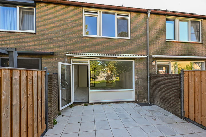 Tussenwoning te koop: Pinasstraat 16, Zaandam