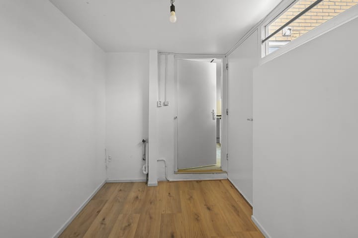 Tussenwoning te koop: Pinasstraat 16, Zaandam