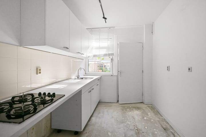Tussenwoning te koop: Pinasstraat 16, Zaandam