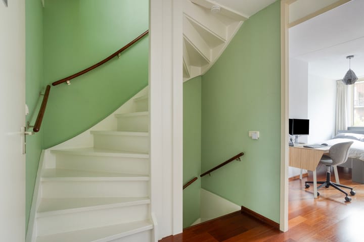 Tussenwoning te koop: De Meij van Streefkerkstraat 74, Leiden