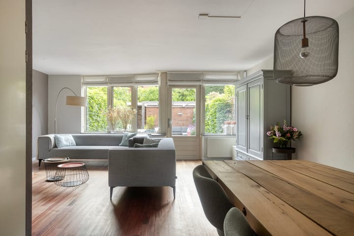 Tussenwoning te koop: De Meij van Streefkerkstraat 74, Leiden