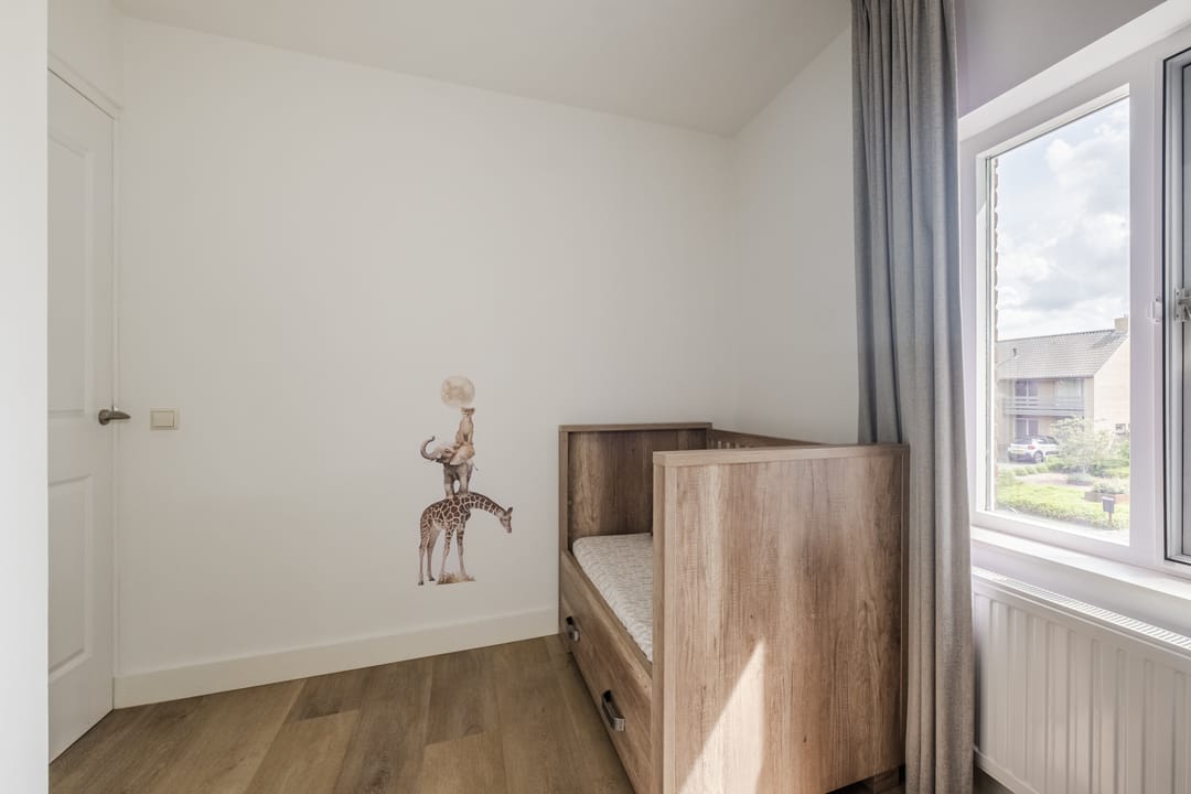 Spacious Semi-Detached Family Home with Outbuilding in Hoogeloon — 32