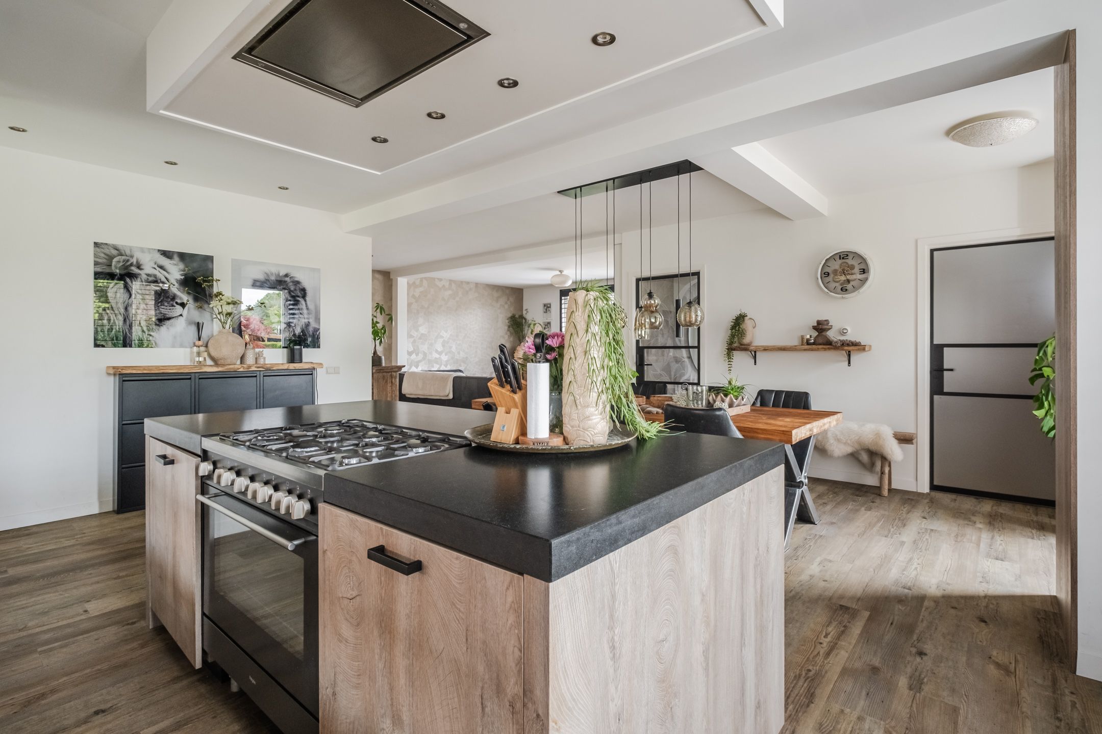 Spacious Semi-Detached Family Home with Outbuilding in Hoogeloon — 12