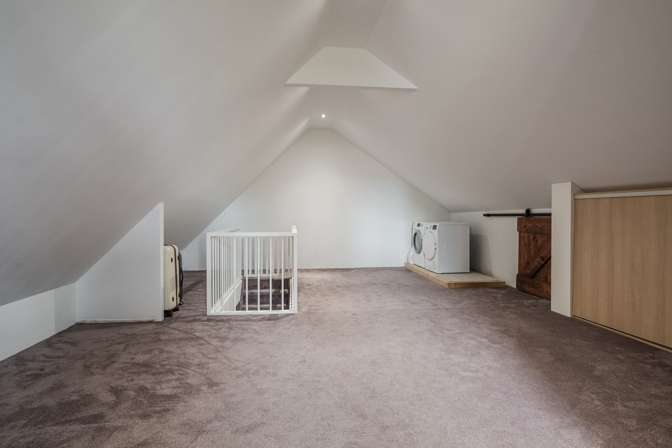 Spacious Semi-Detached Family Home with Outbuilding in Hoogeloon — 36