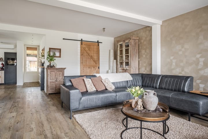 Twee-onder-één-kap te koop: Heuvelseweg 7, Hoogeloon