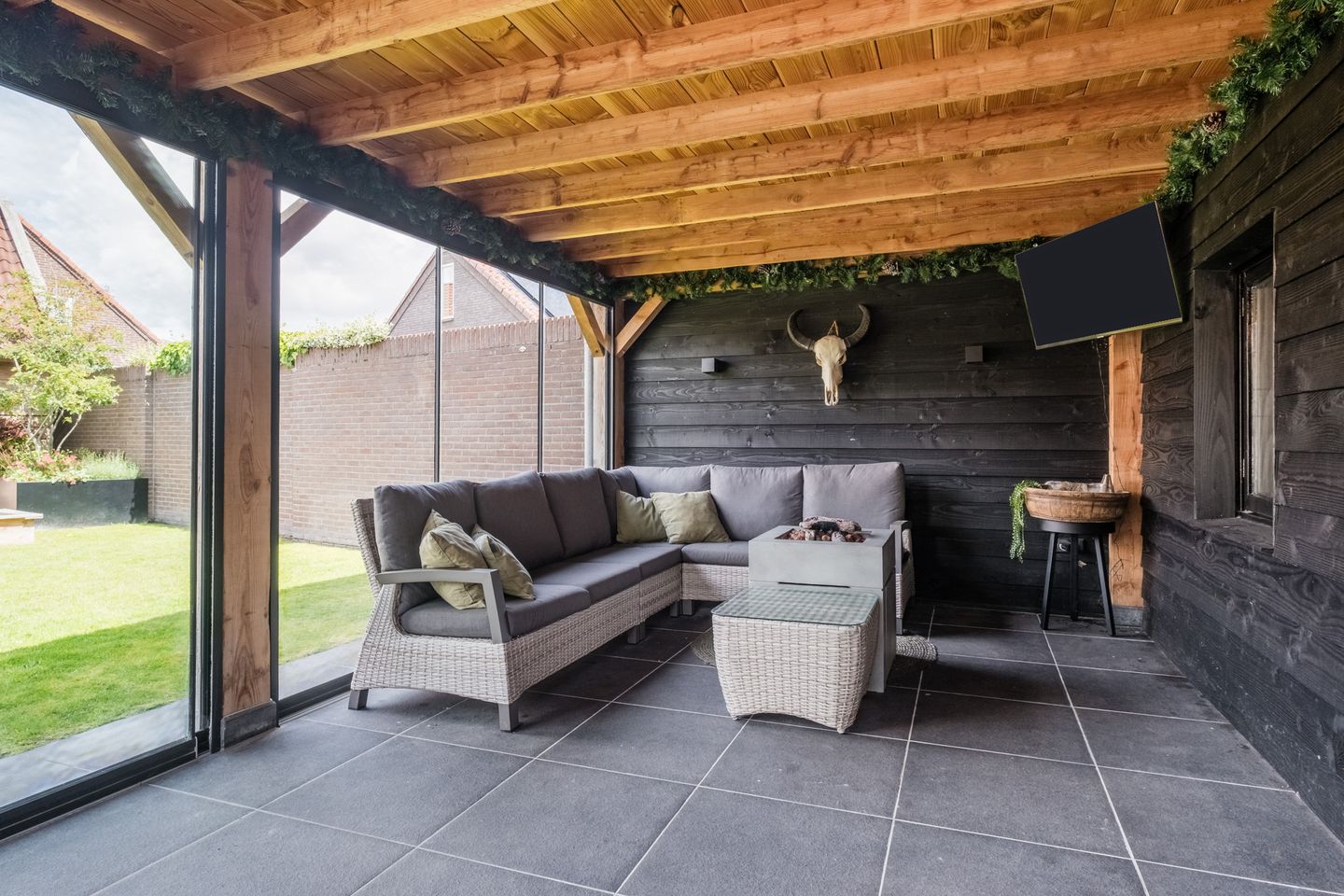 Spacious Semi-Detached Family Home with Outbuilding in Hoogeloon — 19