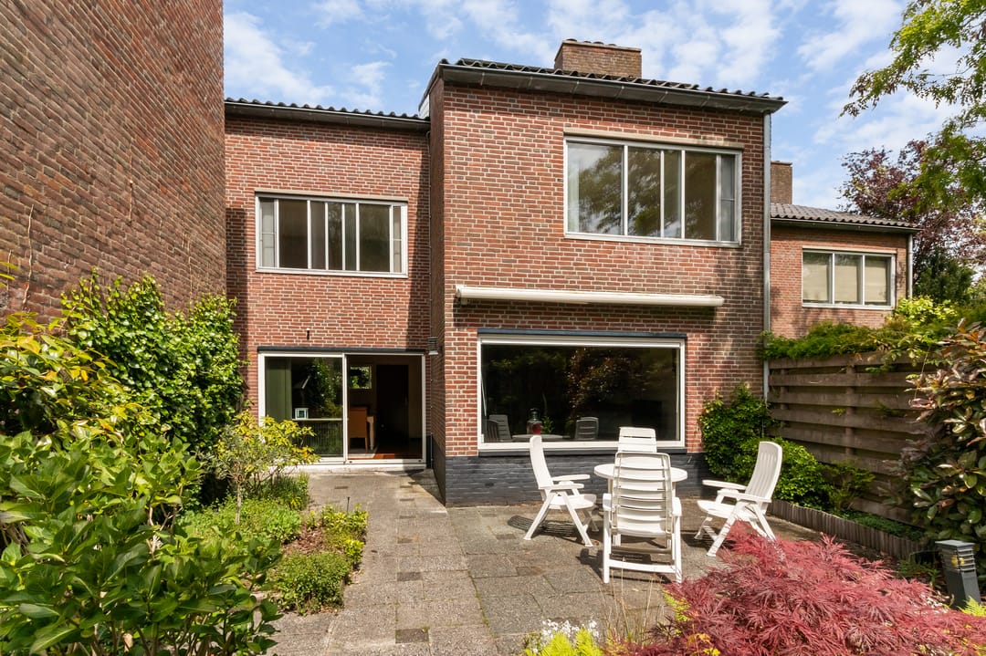 Spacious Waterfront Family Home in Child-Friendly Hilversum Neighborhood — 23