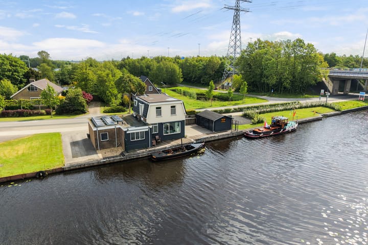 Vrijstaande woning te koop: Leeuwarderstraatweg 1, Heerenveen