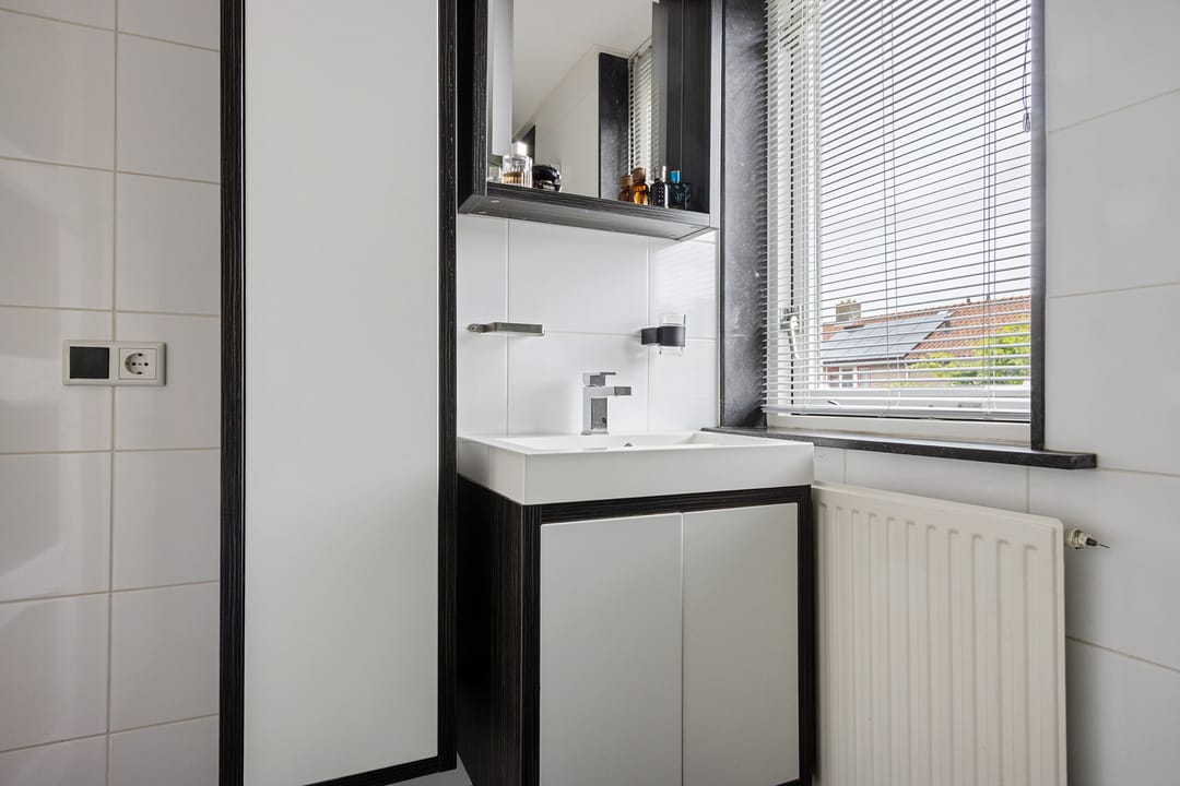 Completely Renovated Corner Home with Heated Pool and Garage in Central Emmeloord — 32