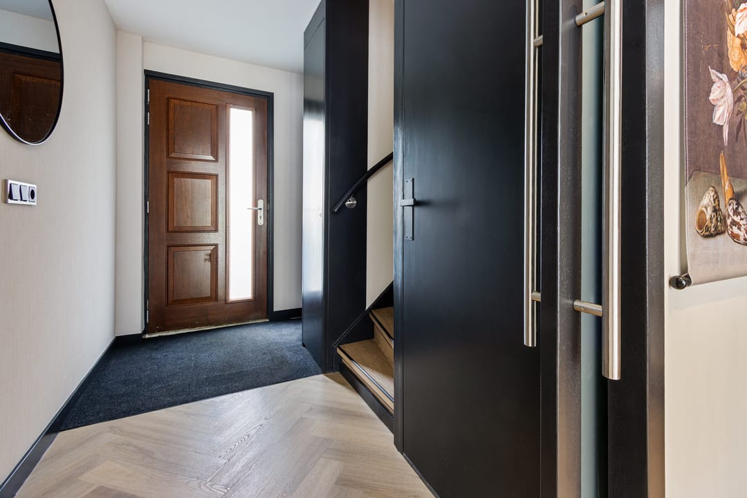 Completely Renovated Corner Home with Heated Pool and Garage in Central Emmeloord — 13