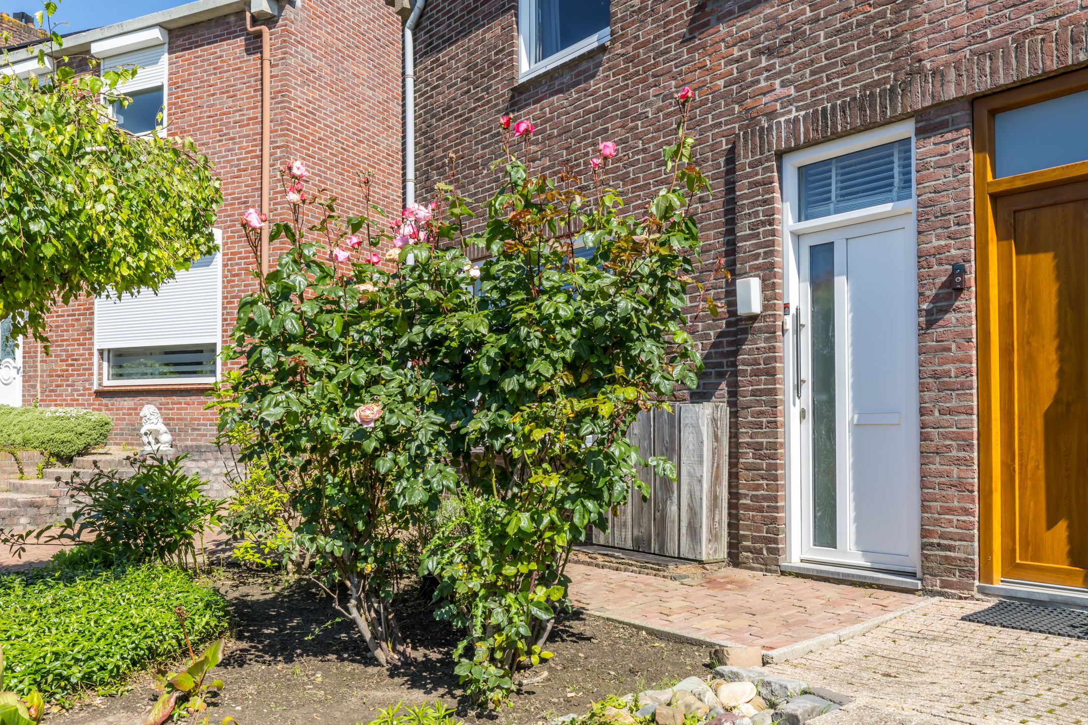 Semi-detached corner home with solar panels in central Hoensbroek — 33